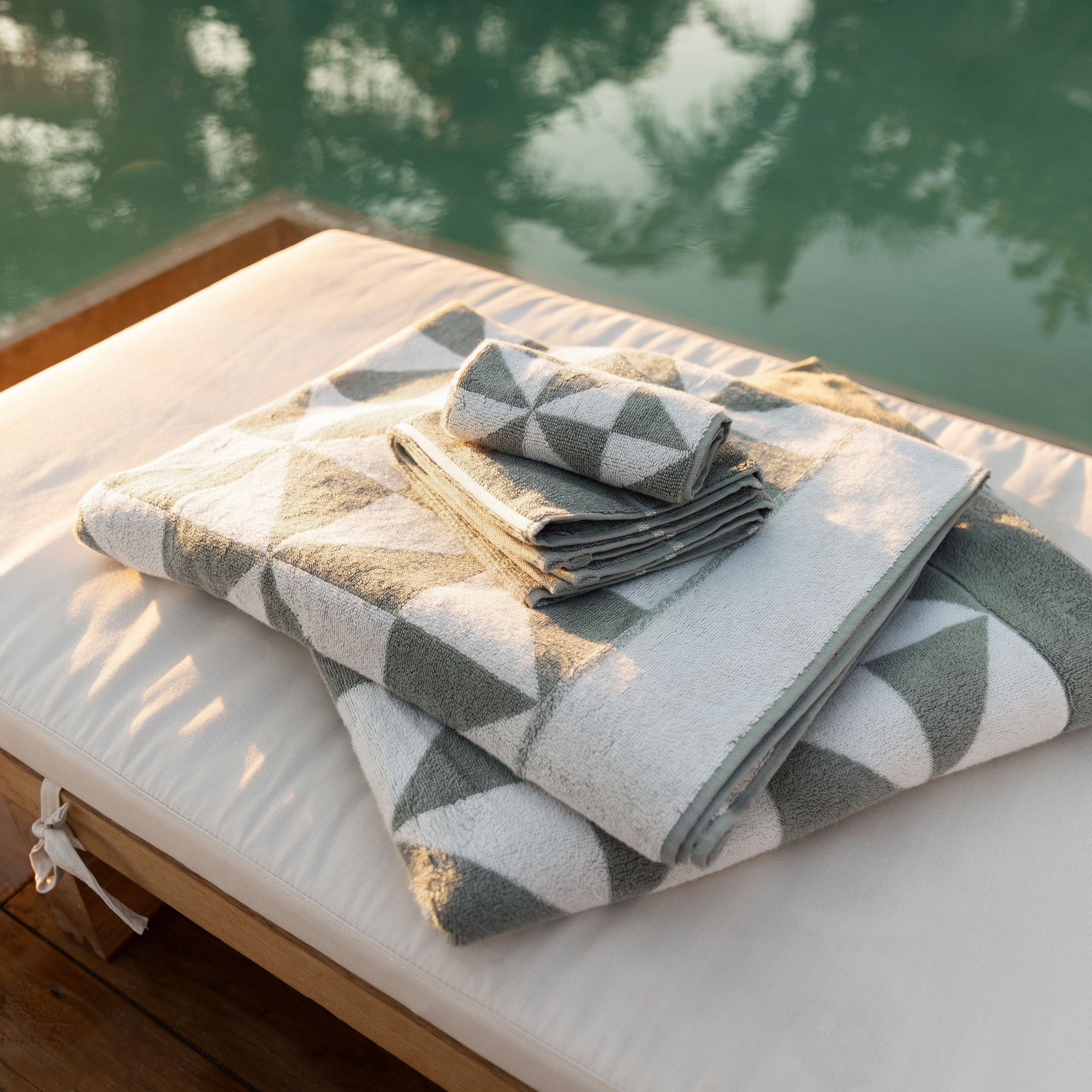 Umbra Luxury Australian Cotton Towels – Ultra Soft & Absorbent