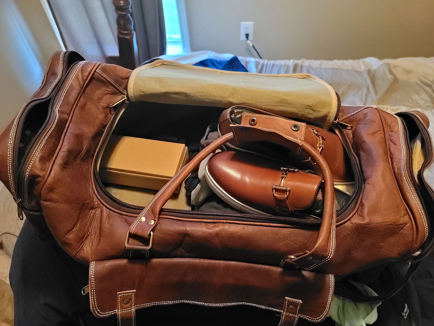 Traveler Weekender Duffle – Premium Canvas & Leather Travel Bag